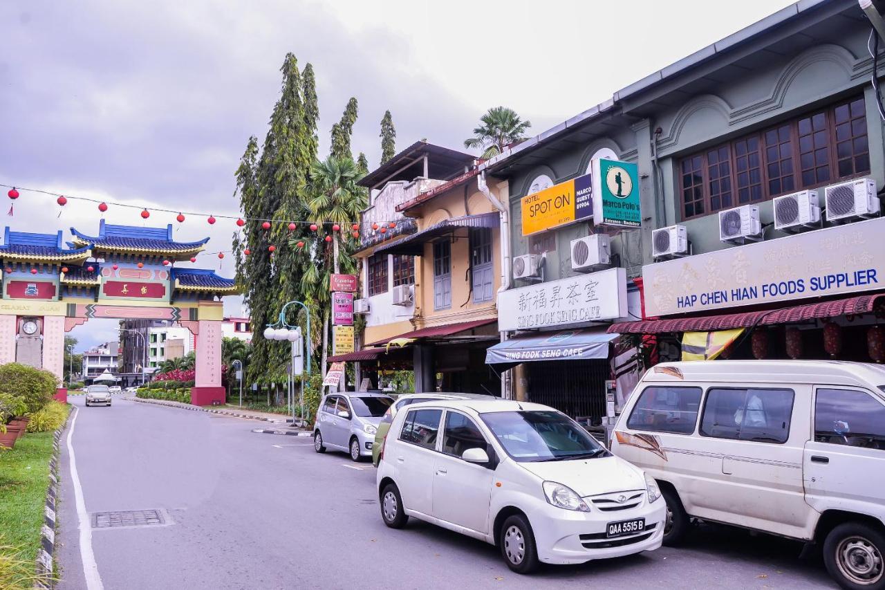 Hôtel Spot On 89904 Marco Polo'S à Kuching Extérieur photo